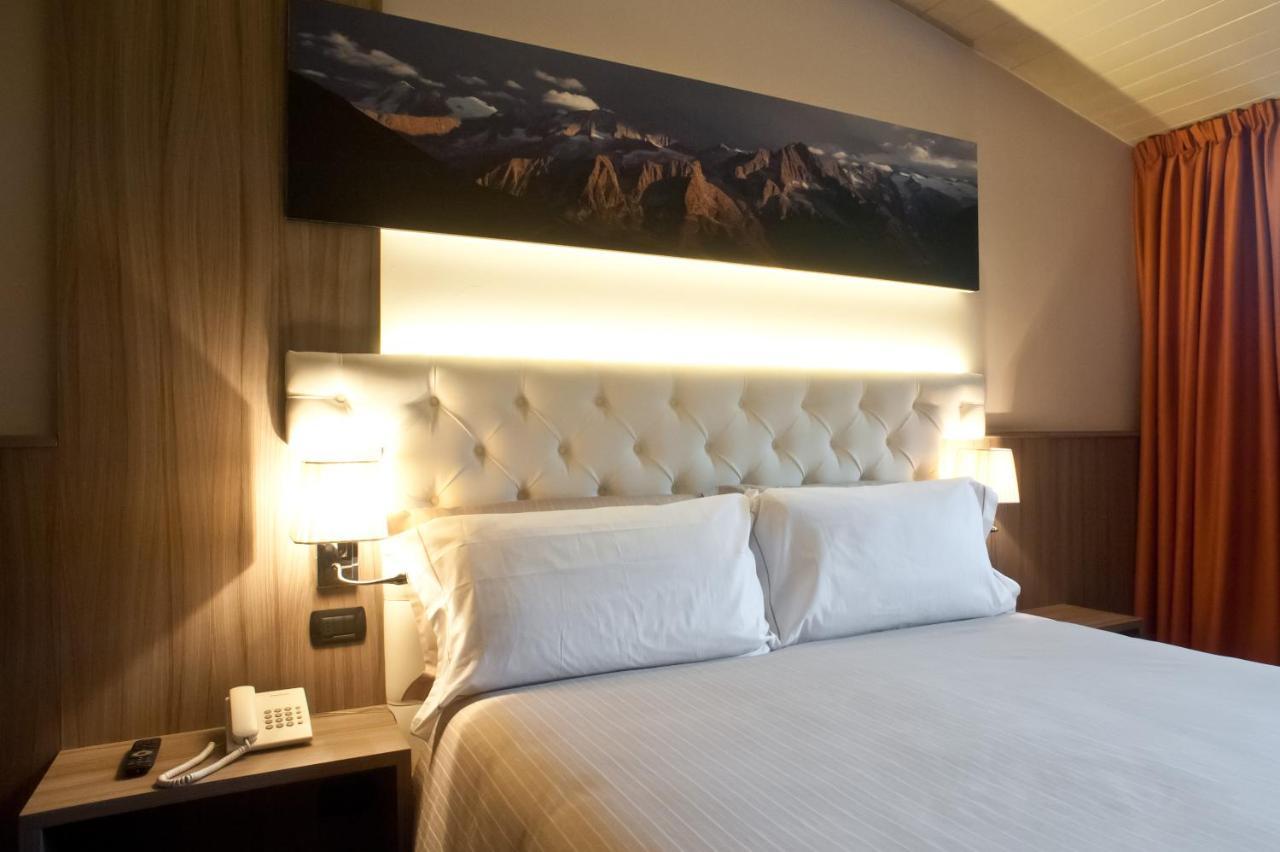Hotel Garni Cristallo Ponte Di Legno Habitación foto