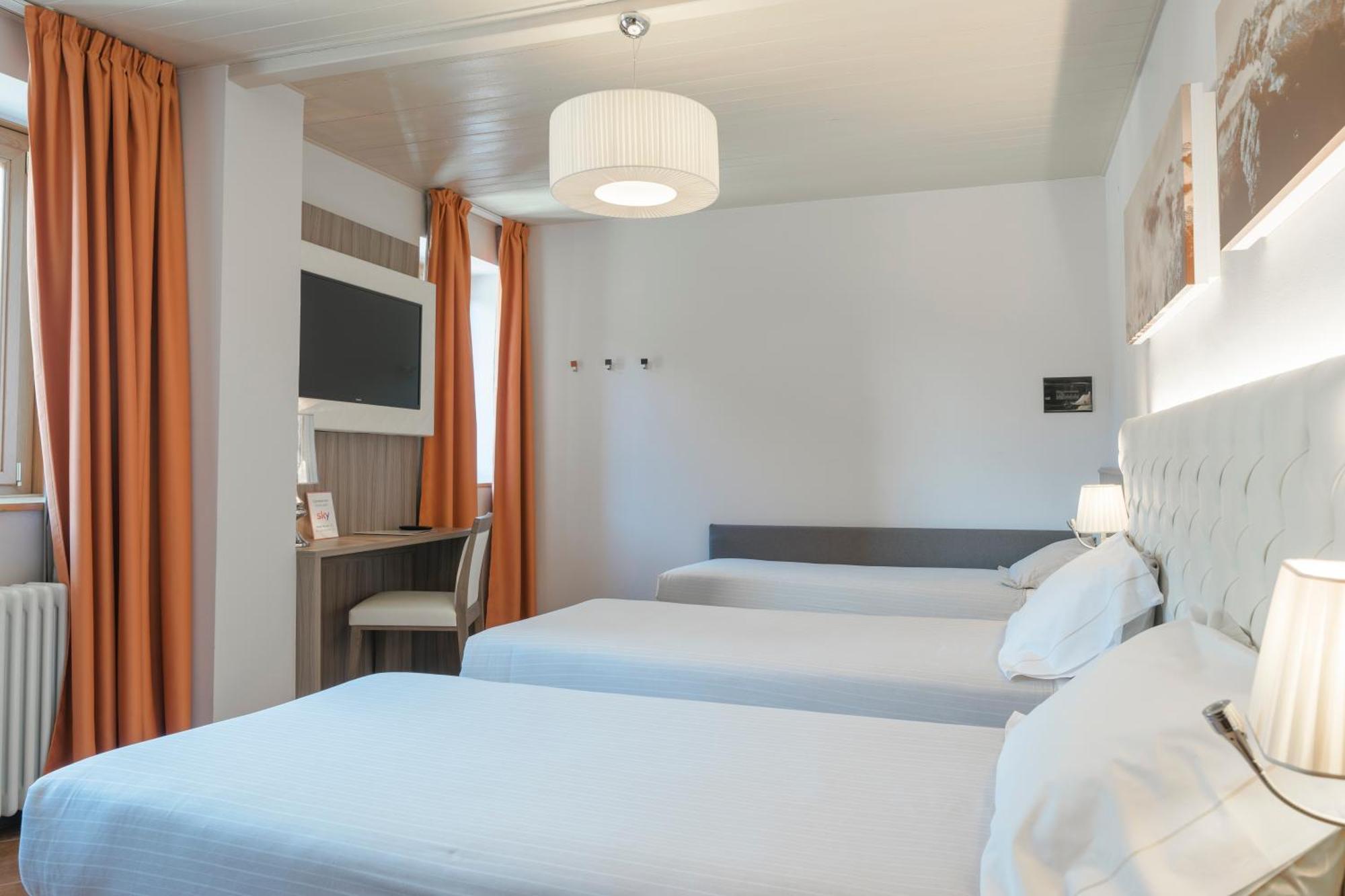 Hotel Garni Cristallo Ponte Di Legno Habitación foto
